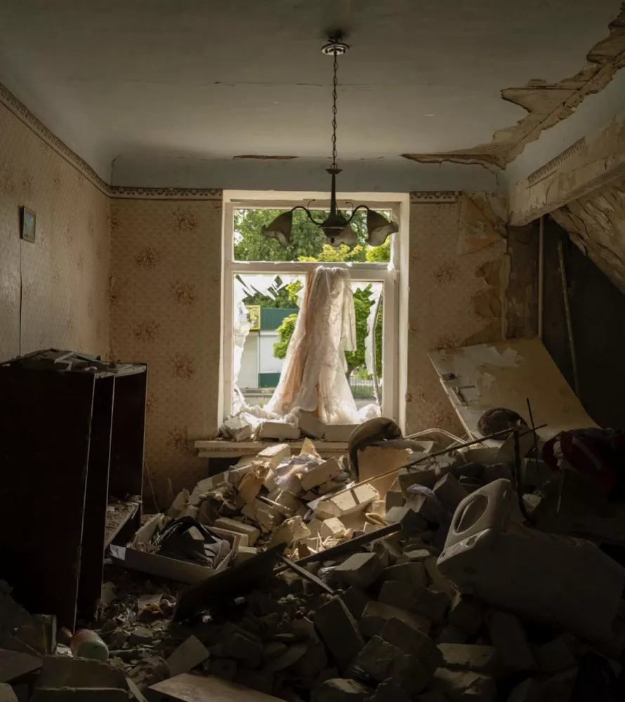 Кімната зруйнованого будинку